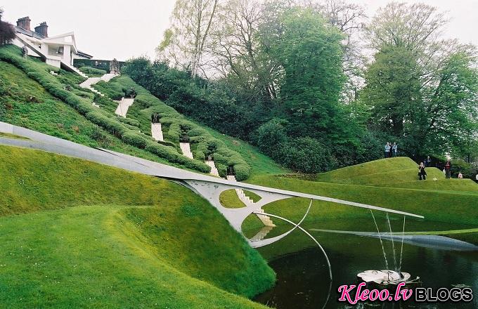 the garden of cosmic speculation.jpg