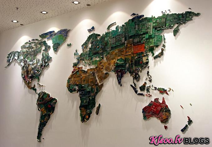 Карта мира из микросхем Susan Stockwell