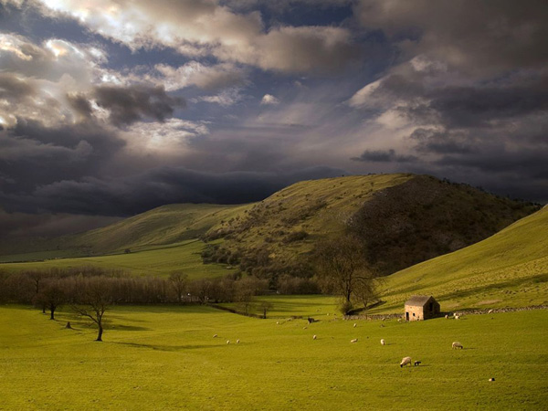 peak-district-england_30744_990x742.jpg