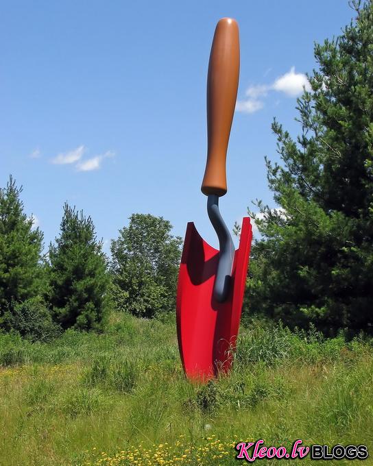 ClaesOldenburg14.jpg