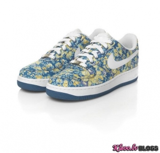 Nike Sportswear un Liberty.