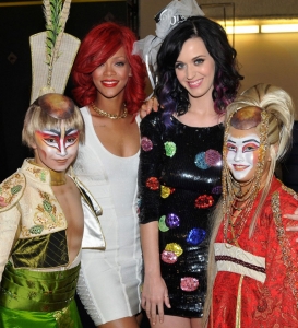 Katy Pery & Rihanna – “Cirque du Soleil” aizkulisēs