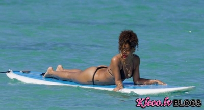Paparaci: Rihanna atpūšas Hawaii