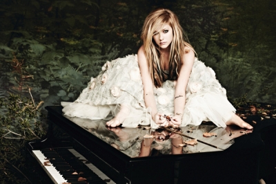 Avril Lavigne – “Goodbye Lullaby” albuma fotosesija