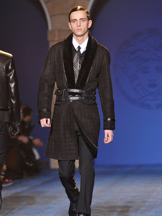 Versace kept it chic and dramatic as usual with lots of leather for men. Chuck bass anyone?!