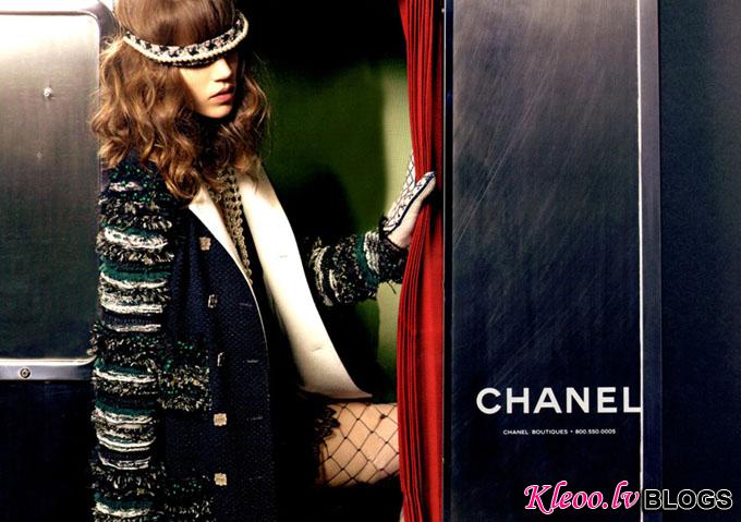 Freja-Beha-Erichsen-for-Chanel-Fall-Winter-2011_12-DesignSceneNet-05.jpg