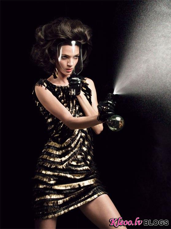 022412mariacarlabosconovogueitaliafebruary20122.jpg