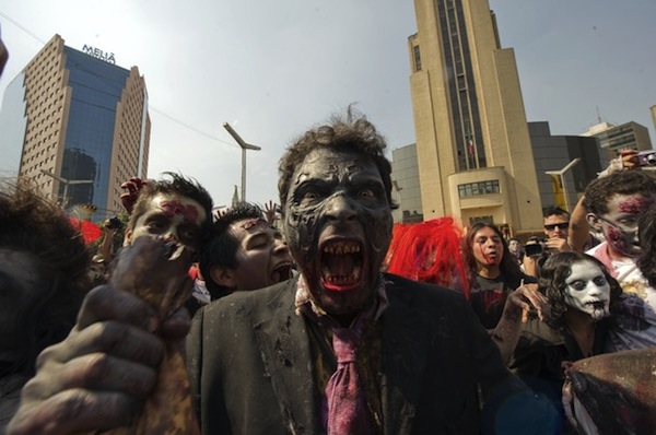 zombie_walk_mexico_city11.jpg