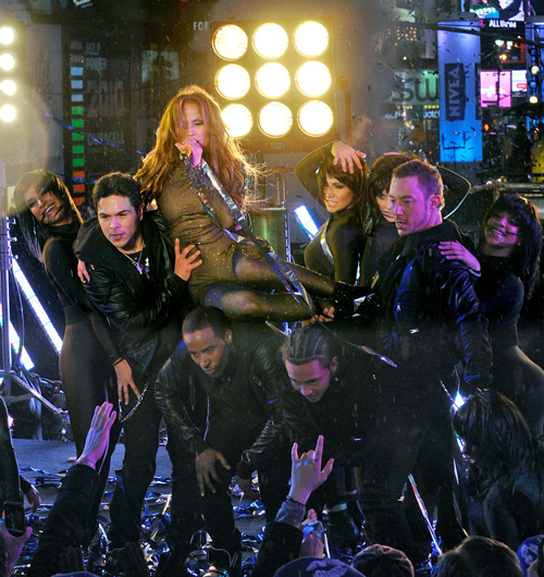 Jennifer Lopez – Dick Clark’s New Year’s Rockin’ Eve in New York