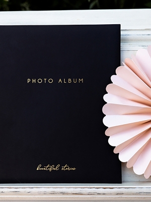 22 lpp, Foto albums, melns ar zeltu, 20 x 24.5 cm 22 lpp, Foto albums, melns ar zeltu, 20 x 24.5 cm