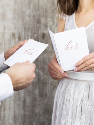 2 pcs, Vow books, white with rose gold, 15 x 11 cm 2 pcs, Vow books, white with rose gold, 15 x 11 cm