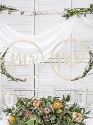 2 gab, Koka riņķi Mr un Mrs, 38 cm 2 gab, Koka riņķi Mr un Mrs, 38 cm