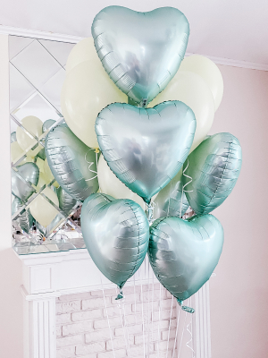 9 satin hearts + 7 latex balloons with helium 9 satin hearts + 7 latex balloons with helium